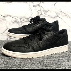 Jordan 1 Low *Swooshless / Size: 10.5 / MS…